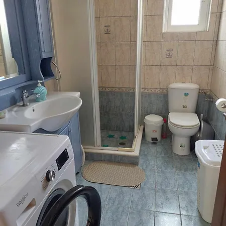 Alexandra Rio Patra *