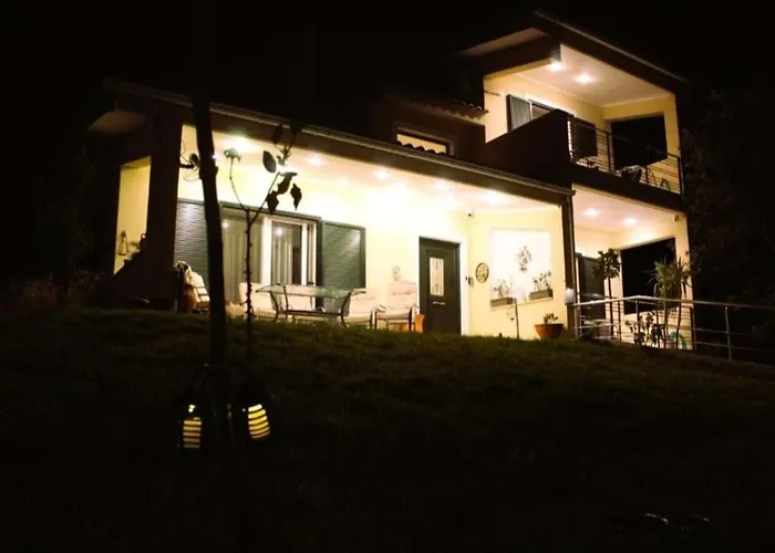 Alexandra Rio Patra *