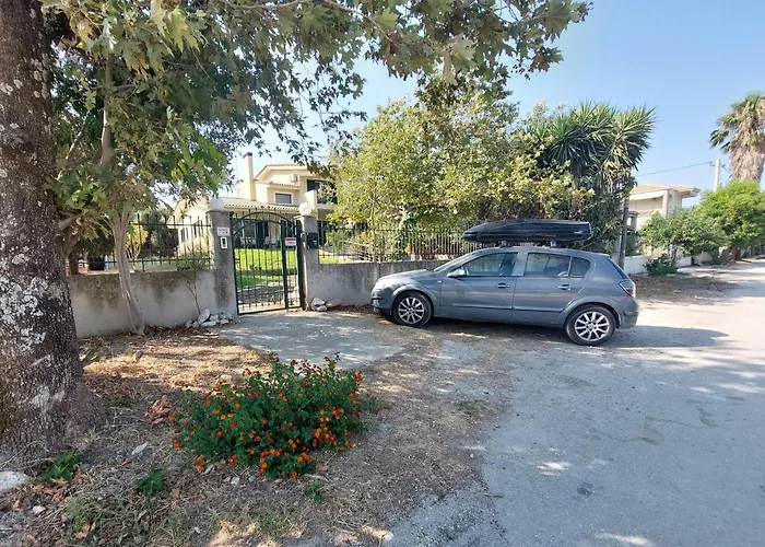 Alexandra Rio Patra *